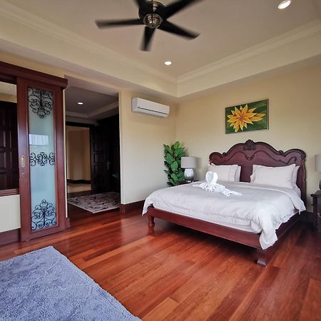 Casa Del Rio Residences Малакка Экстерьер фото